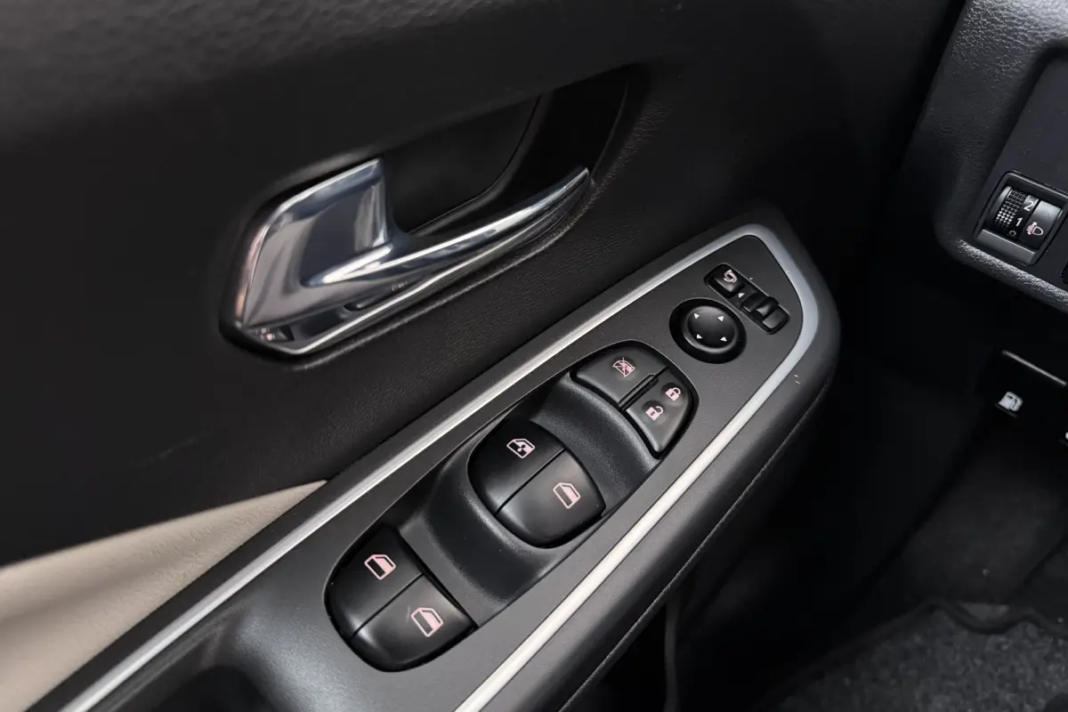 1.0 93 PK IG-T N-Design Bose Carplay Keyless Entry Climate