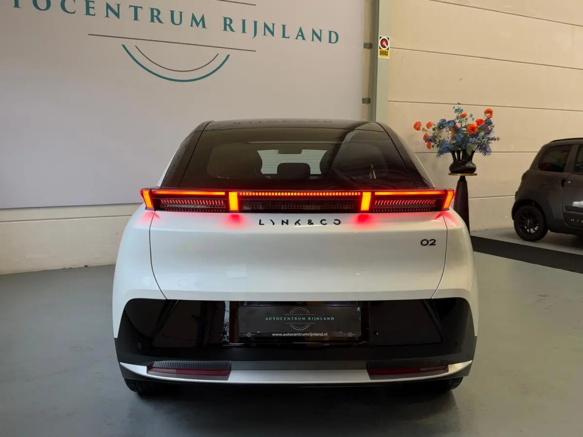 Core 66 kWh Stoelverwarming, Apple CarPlay, Achteruitrijcamera, Panoramadak, Elektrische Achterklep