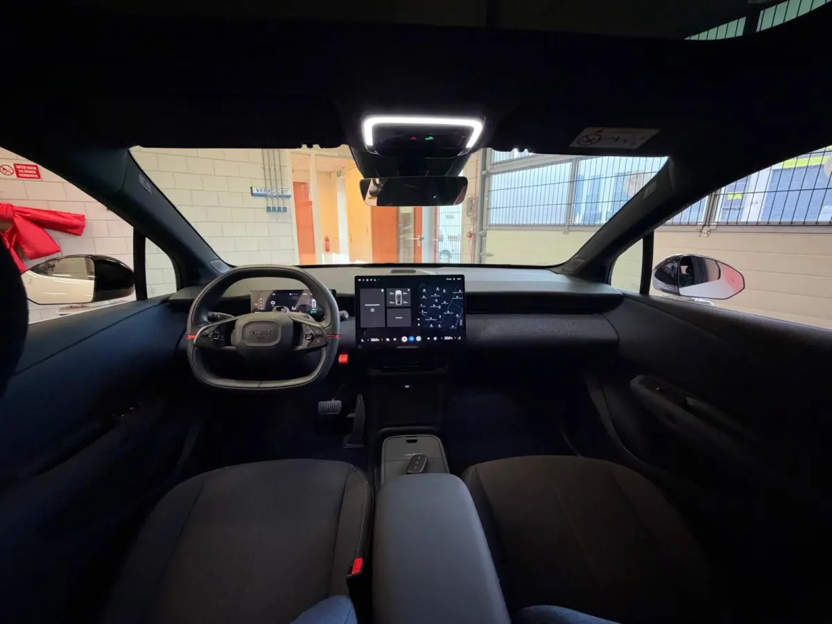 Core 66 kWh Stoelverwarming, Apple CarPlay, Achteruitrijcamera, Panoramadak, Elektrische Achterklep