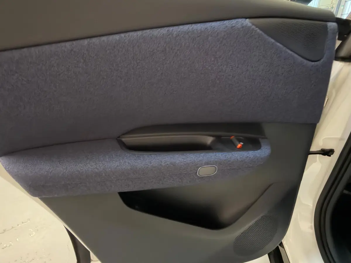 Core 66 kWh Stoelverwarming, Apple CarPlay, Achteruitrijcamera, Panoramadak, Elektrische Achterklep