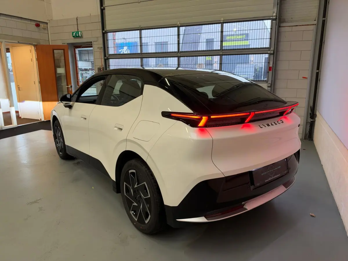 Core 66 kWh Stoelverwarming, Apple CarPlay, Achteruitrijcamera, Panoramadak, Elektrische Achterklep
