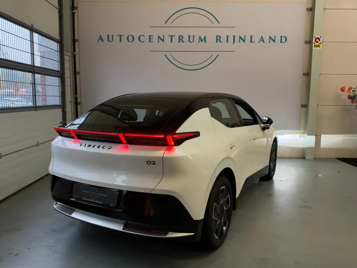Core 66 kWh Stoelverwarming, Apple CarPlay, Achteruitrijcamera, Panoramadak, Elektrische Achterklep