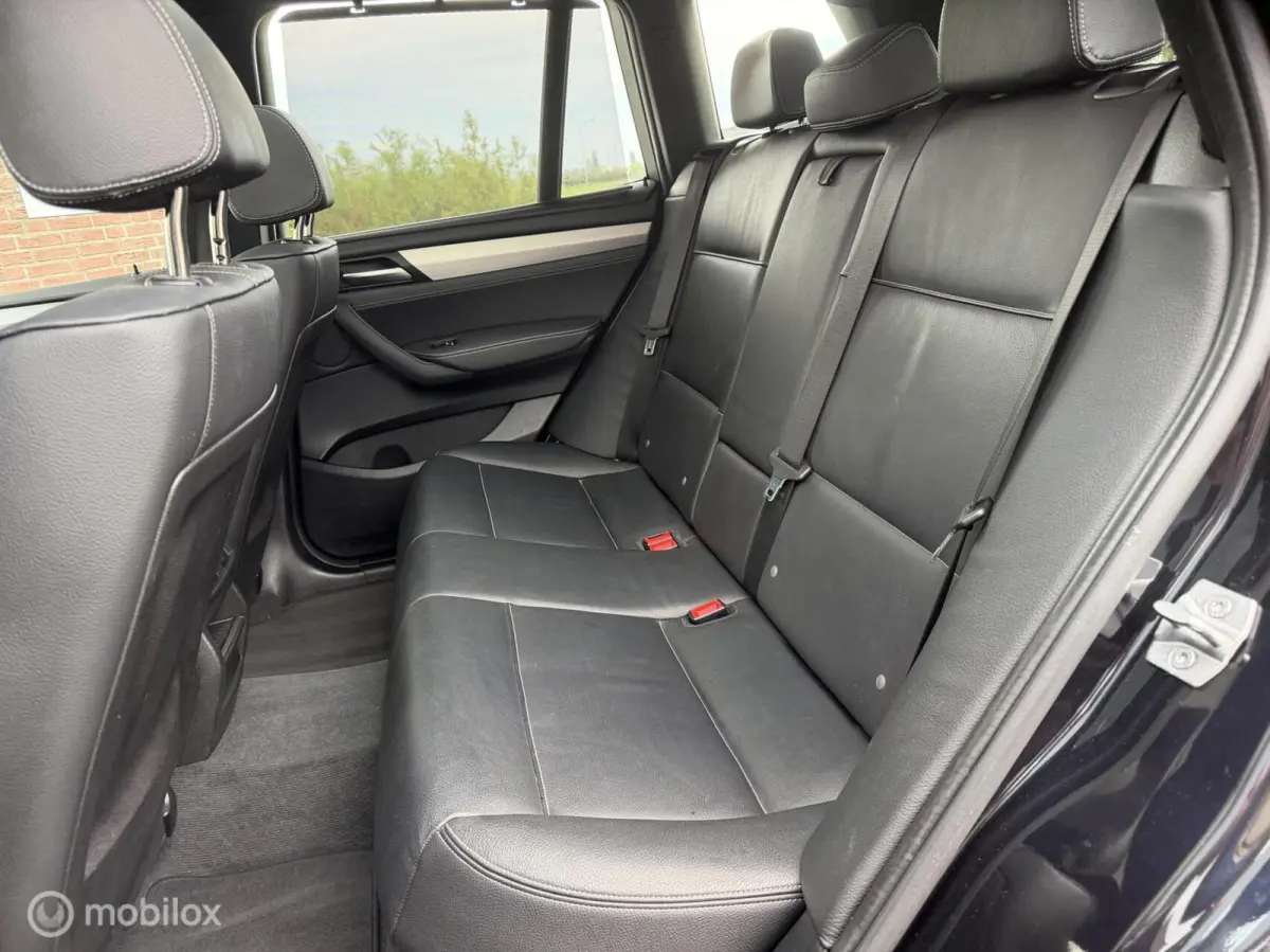 xDrive20i LCi High Executive M-Sport ORG NED Panoramdak