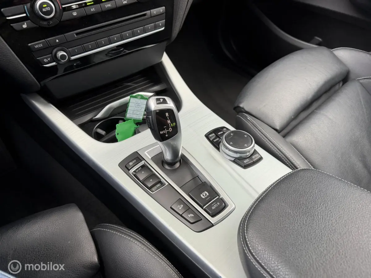 xDrive20i LCi High Executive M-Sport ORG NED Panoramdak