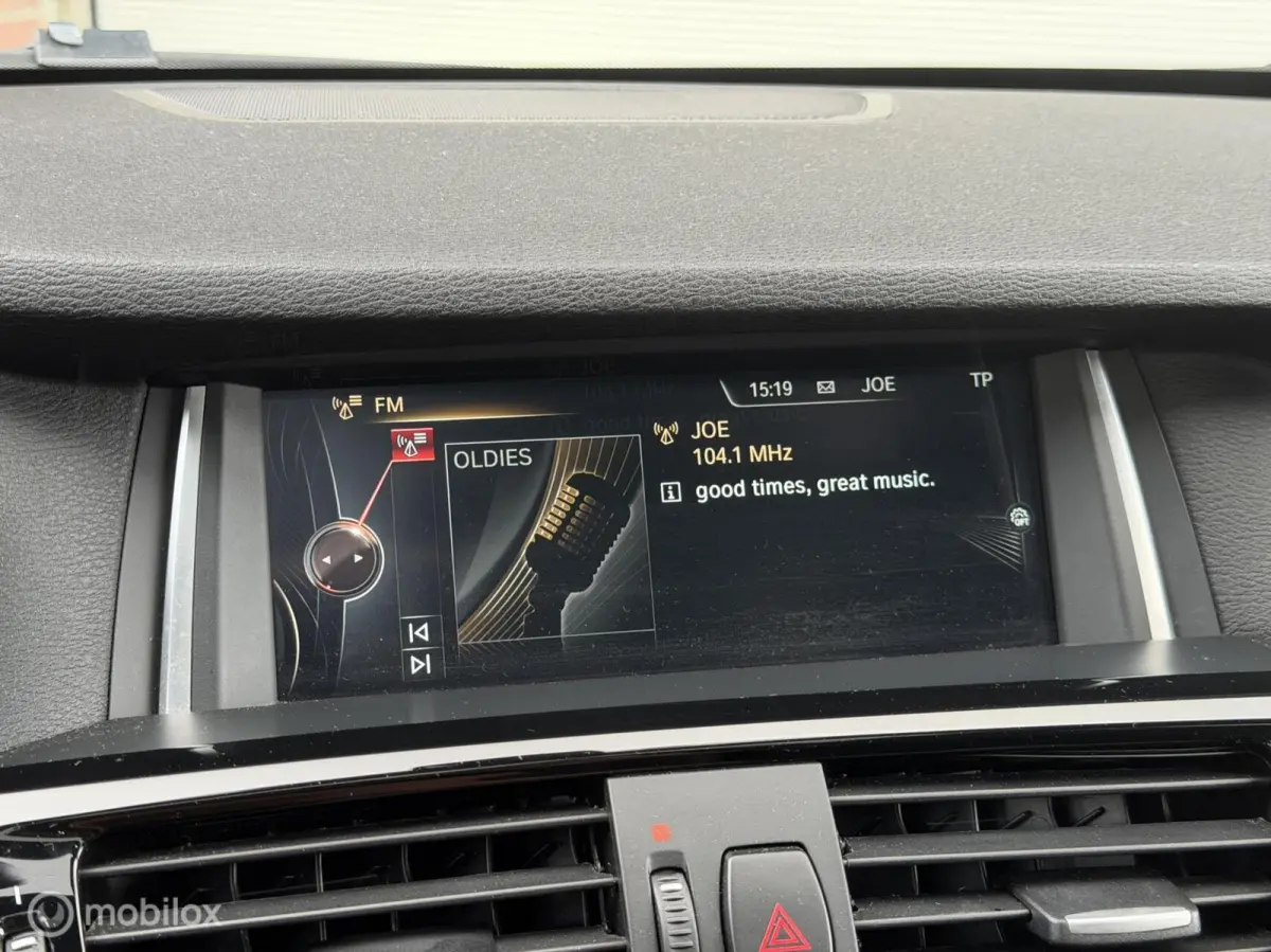 xDrive20i LCi High Executive M-Sport ORG NED Panoramdak