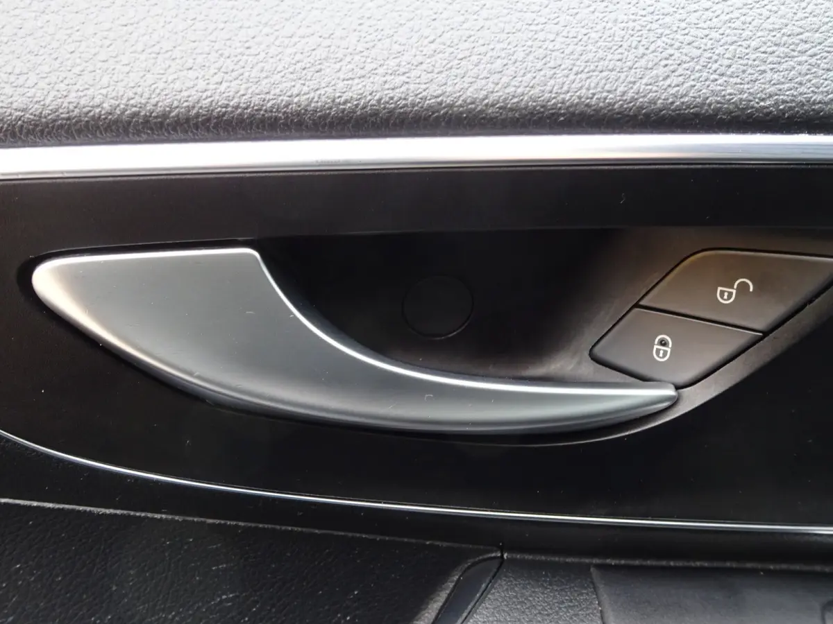 114 CDI 140 PK AIRCO 3 ZITS LEDER NAVIGATIE LMV