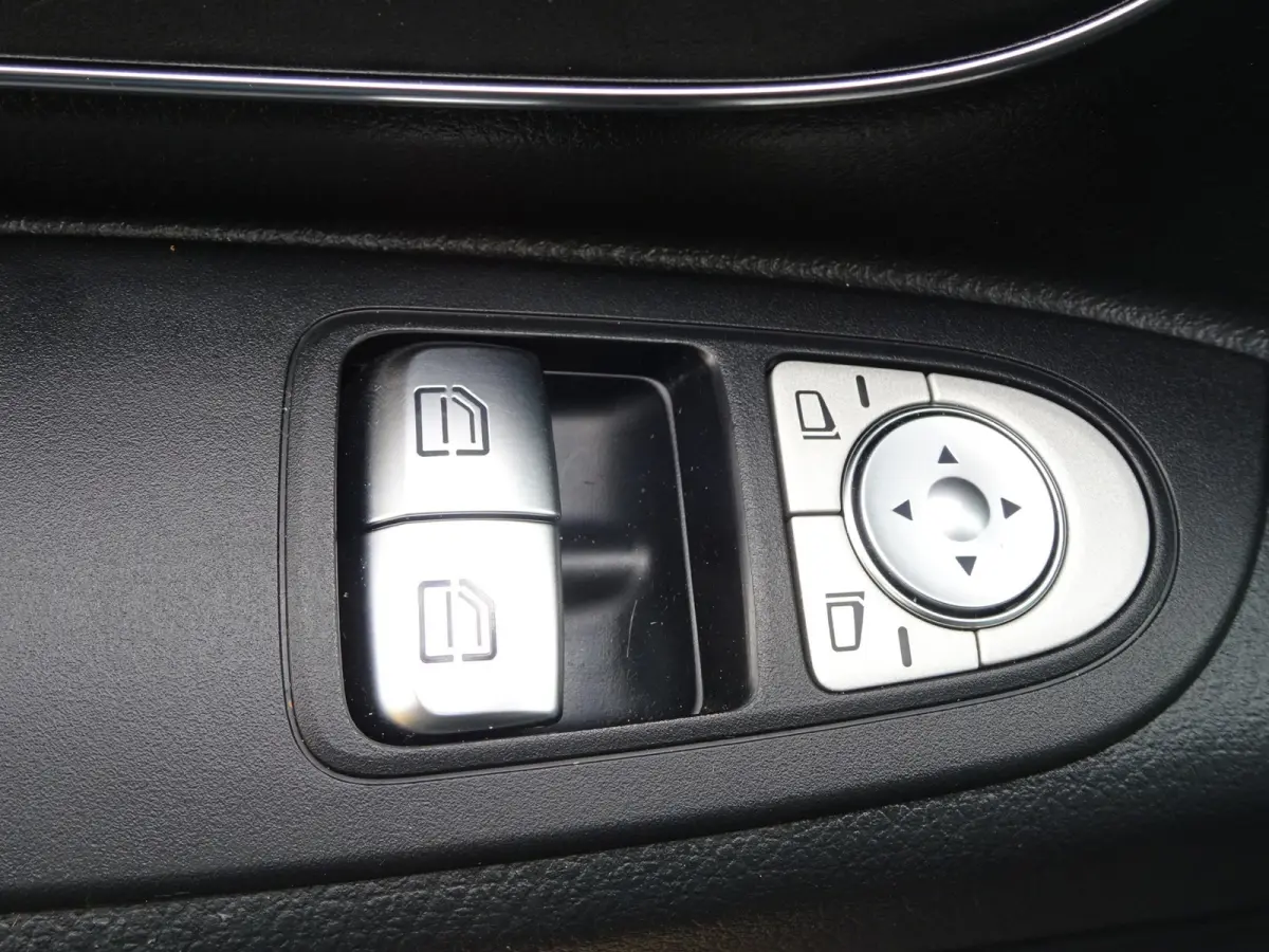 114 CDI 140 PK AIRCO 3 ZITS LEDER NAVIGATIE LMV