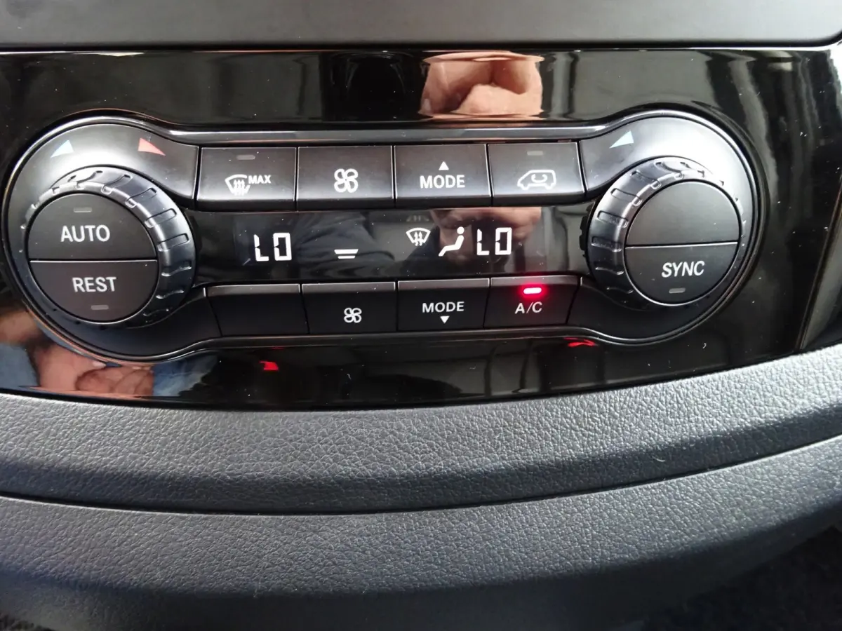 114 CDI 140 PK AIRCO 3 ZITS LEDER NAVIGATIE LMV