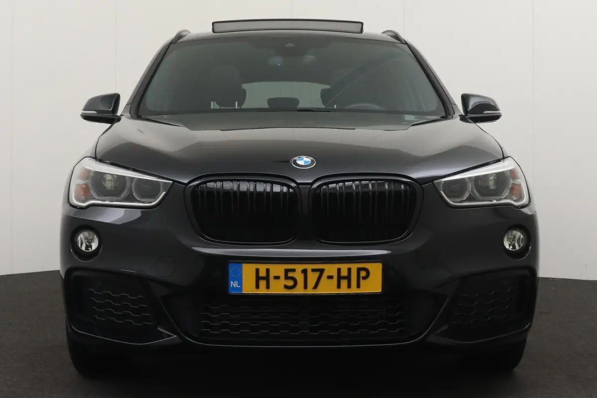 XDrive20i 192 PK High Exe. M-Sport Pano-dak Carplay Camera
