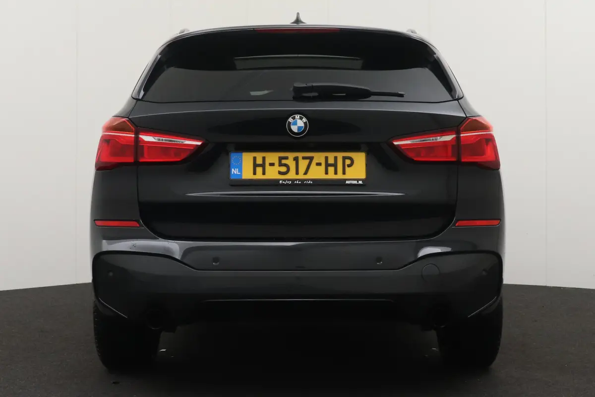 XDrive20i 192 PK High Exe. M-Sport Pano-dak Carplay Camera