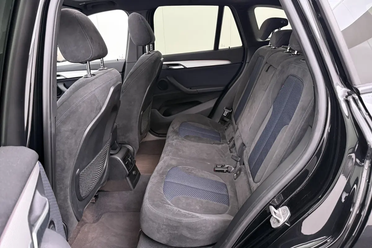 XDrive20i 192 PK High Exe. M-Sport Pano-dak Carplay Camera