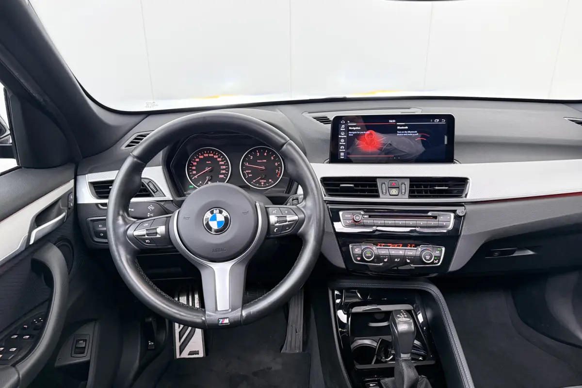 XDrive20i 192 PK High Exe. M-Sport Pano-dak Carplay Camera