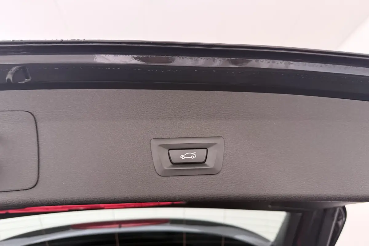 XDrive20i 192 PK High Exe. M-Sport Pano-dak Carplay Camera