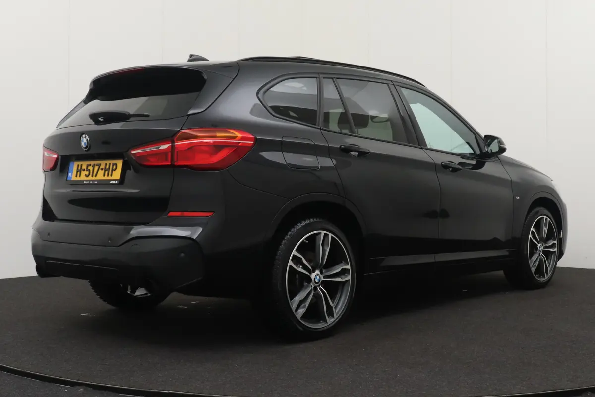XDrive20i 192 PK High Exe. M-Sport Pano-dak Carplay Camera