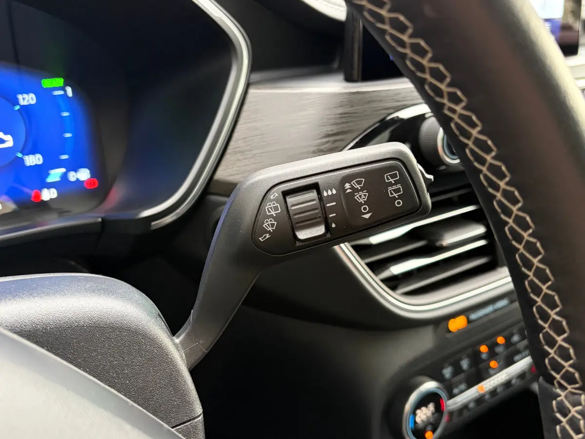 2.5 PHEV 225 PK Vignale | 87% SOH| TREKHAAK| ELEK. SCHUIF-/KANTELDAK| LEDER MET GEHEUGEN| ELEK. ACHTERKLEP| STUUR, STOEL, VOORRUIT EN ACHTERBANK VERWARMING| KEYLESS ENTRY & START| FULL LED| 