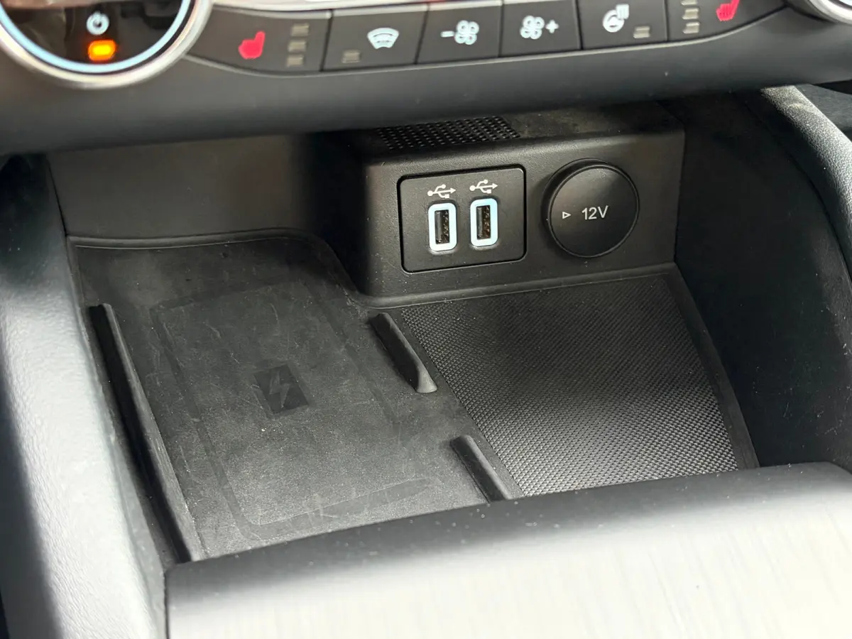2.5 PHEV 225 PK Vignale | 87% SOH| TREKHAAK| ELEK. SCHUIF-/KANTELDAK| LEDER MET GEHEUGEN| ELEK. ACHTERKLEP| STUUR, STOEL, VOORRUIT EN ACHTERBANK VERWARMING| KEYLESS ENTRY & START| FULL LED| 