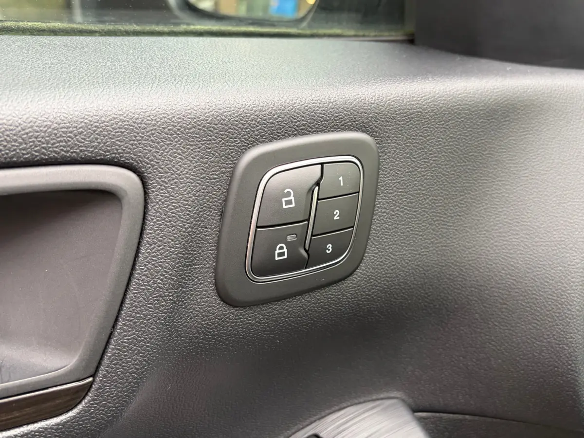 2.5 PHEV 225 PK Vignale | 87% SOH| TREKHAAK| ELEK. SCHUIF-/KANTELDAK| LEDER MET GEHEUGEN| ELEK. ACHTERKLEP| STUUR, STOEL, VOORRUIT EN ACHTERBANK VERWARMING| KEYLESS ENTRY & START| FULL LED| 