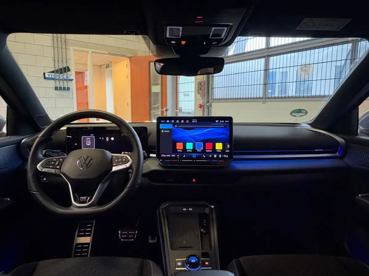 1.5 TSI R-Line Edition Apple Carplay, Adap. cruise, Stoel/stuurverwarming, Sfeerverlichting, full led