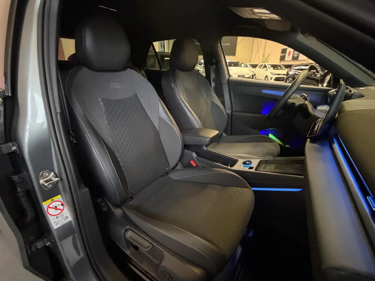 1.5 TSI R-Line Edition Apple Carplay, Adap. cruise, Stoel/stuurverwarming, Sfeerverlichting, full led