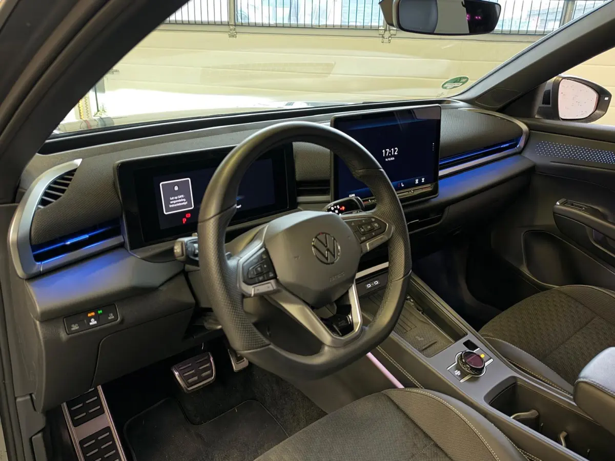 1.5 TSI R-Line Edition Apple Carplay, Adap. cruise, Stoel/stuurverwarming, Sfeerverlichting, full led