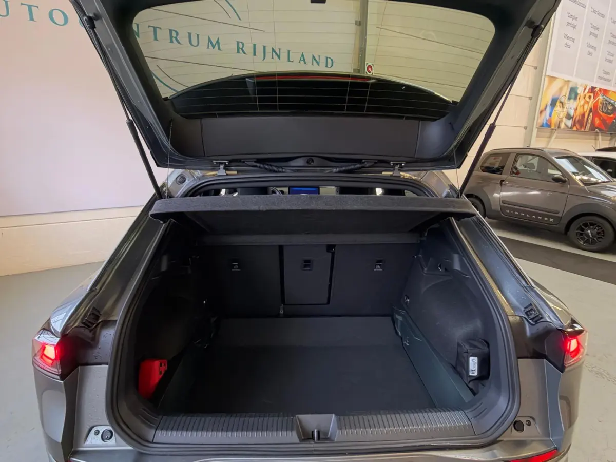 1.5 TSI R-Line Edition Apple Carplay, Adap. cruise, Stoel/stuurverwarming, Sfeerverlichting, full led