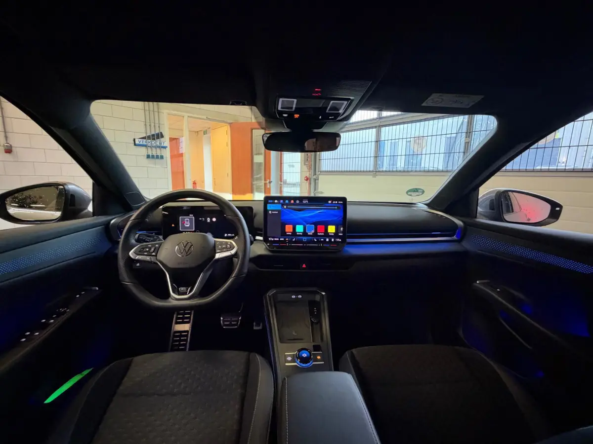1.5 TSI R-Line Edition Apple Carplay, Adap. cruise, Stoel/stuurverwarming, Sfeerverlichting, full led