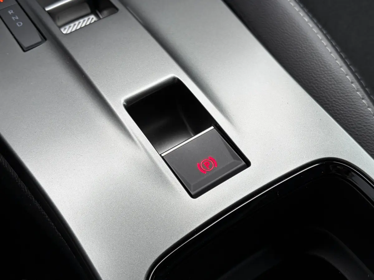 1.2 Turbo 145 PK Hybrid GS | MATRIX LED| DODEHOEK DETECTIE| ADAPTIEVE CRUISE CONTROL| KEYLESS ENTRY & START| STUURWIEL VERWARMING| CAMERA + PARKEERSENSOREN| ELEC. CLIMATE CONTROL| EERSTE EIG