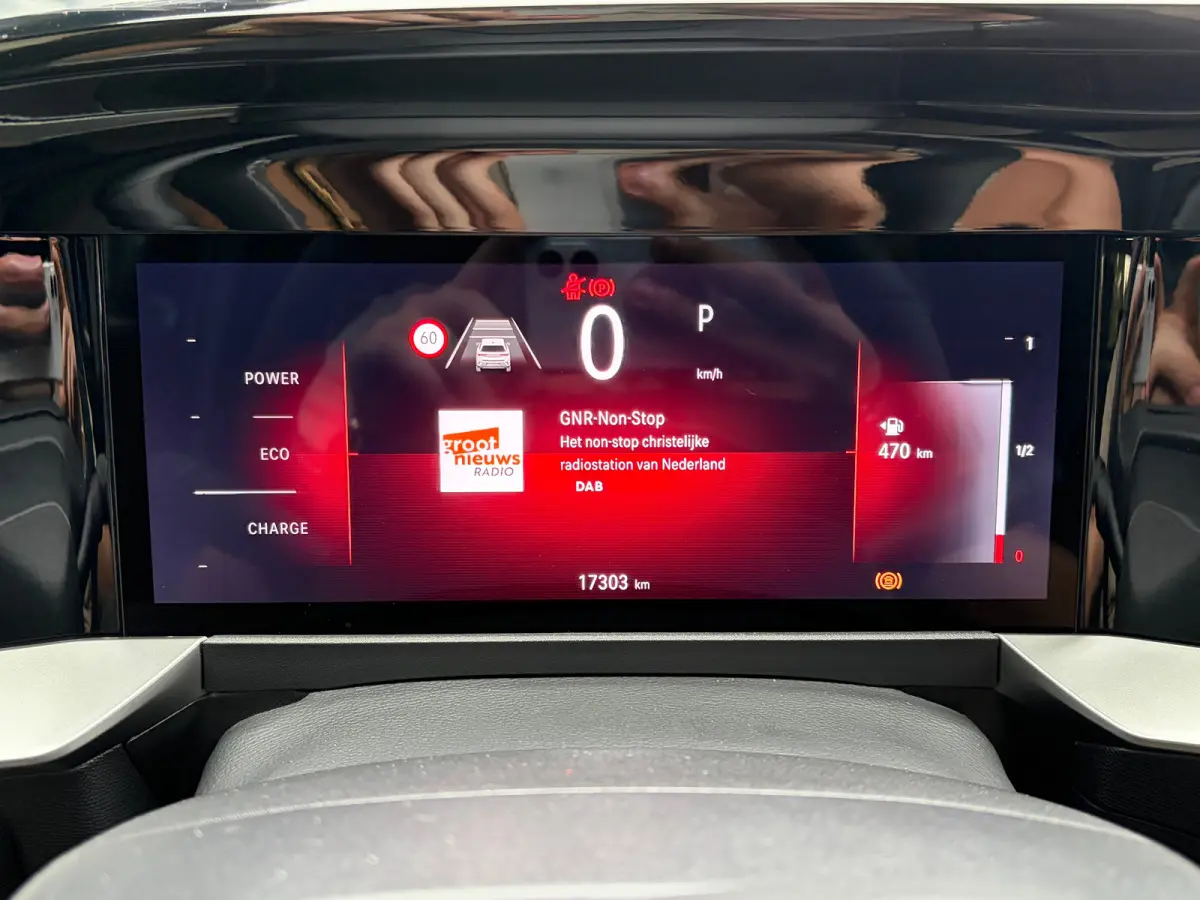 1.2 Turbo 145 PK Hybrid GS | MATRIX LED| DODEHOEK DETECTIE| ADAPTIEVE CRUISE CONTROL| KEYLESS ENTRY & START| STUURWIEL VERWARMING| CAMERA + PARKEERSENSOREN| ELEC. CLIMATE CONTROL| EERSTE EIG