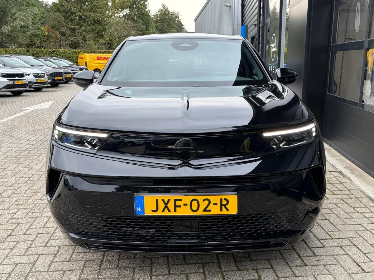 1.2 Turbo 145 PK Hybrid GS | MATRIX LED| DODEHOEK DETECTIE| ADAPTIEVE CRUISE CONTROL| KEYLESS ENTRY & START| STUURWIEL VERWARMING| CAMERA + PARKEERSENSOREN| ELEC. CLIMATE CONTROL| EERSTE EIG
