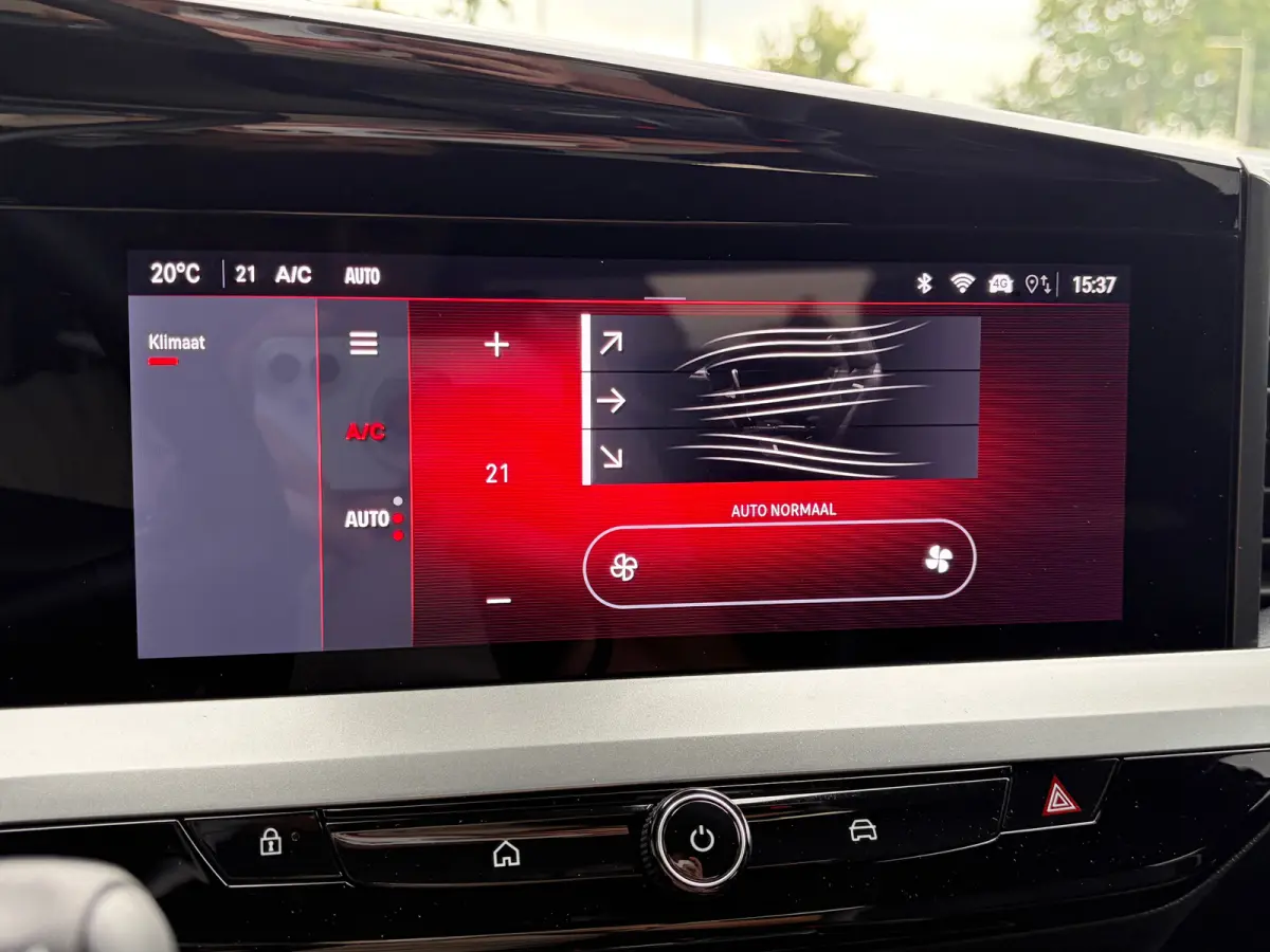 1.2 Turbo 145 PK Hybrid GS | MATRIX LED| DODEHOEK DETECTIE| ADAPTIEVE CRUISE CONTROL| KEYLESS ENTRY & START| STUURWIEL VERWARMING| CAMERA + PARKEERSENSOREN| ELEC. CLIMATE CONTROL| EERSTE EIG