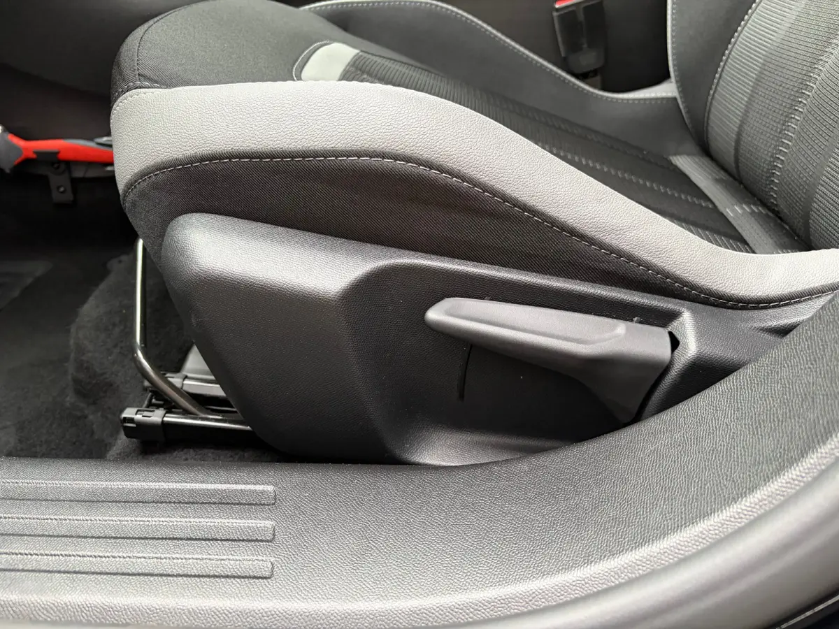 1.2 Turbo 145 PK Hybrid GS | MATRIX LED| DODEHOEK DETECTIE| ADAPTIEVE CRUISE CONTROL| KEYLESS ENTRY & START| STUURWIEL VERWARMING| CAMERA + PARKEERSENSOREN| ELEC. CLIMATE CONTROL| EERSTE EIG