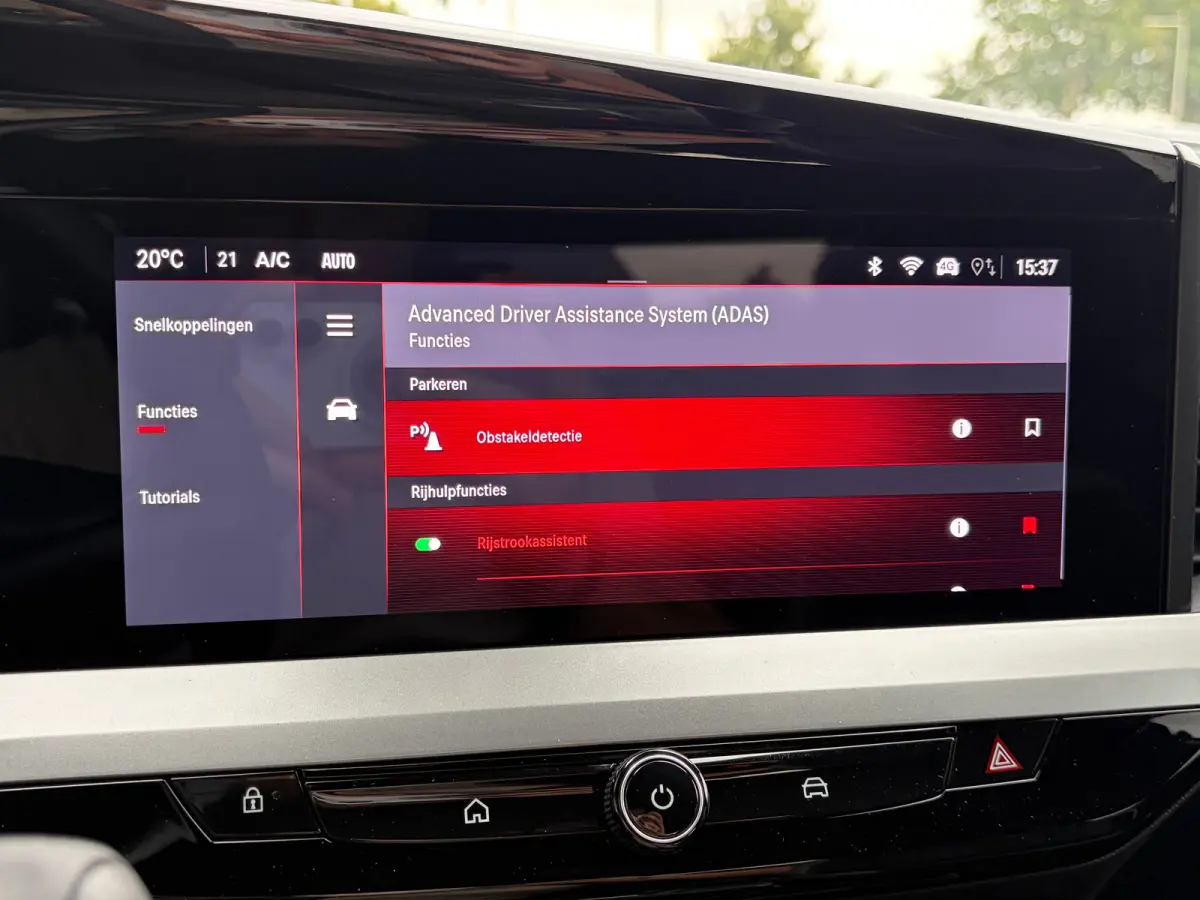 1.2 Turbo 145 PK Hybrid GS | MATRIX LED| DODEHOEK DETECTIE| ADAPTIEVE CRUISE CONTROL| KEYLESS ENTRY & START| STUURWIEL VERWARMING| CAMERA + PARKEERSENSOREN| ELEC. CLIMATE CONTROL| EERSTE EIG