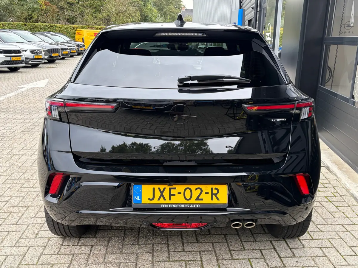 1.2 Turbo 145 PK Hybrid GS | MATRIX LED| DODEHOEK DETECTIE| ADAPTIEVE CRUISE CONTROL| KEYLESS ENTRY & START| STUURWIEL VERWARMING| CAMERA + PARKEERSENSOREN| ELEC. CLIMATE CONTROL| EERSTE EIG