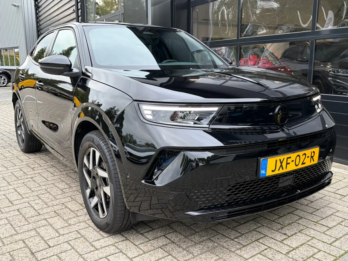 1.2 Turbo 145 PK Hybrid GS | MATRIX LED| DODEHOEK DETECTIE| ADAPTIEVE CRUISE CONTROL| KEYLESS ENTRY & START| STUURWIEL VERWARMING| CAMERA + PARKEERSENSOREN| ELEC. CLIMATE CONTROL| EERSTE EIG
