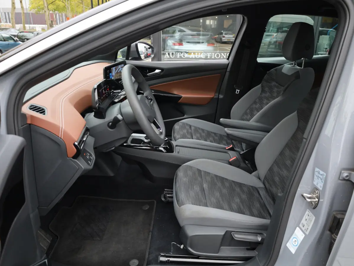 ID.5 Pro 77 kWh 150KW | Adaptive Cruise | Carplay/Android | 19"Inch | LED | DAB |