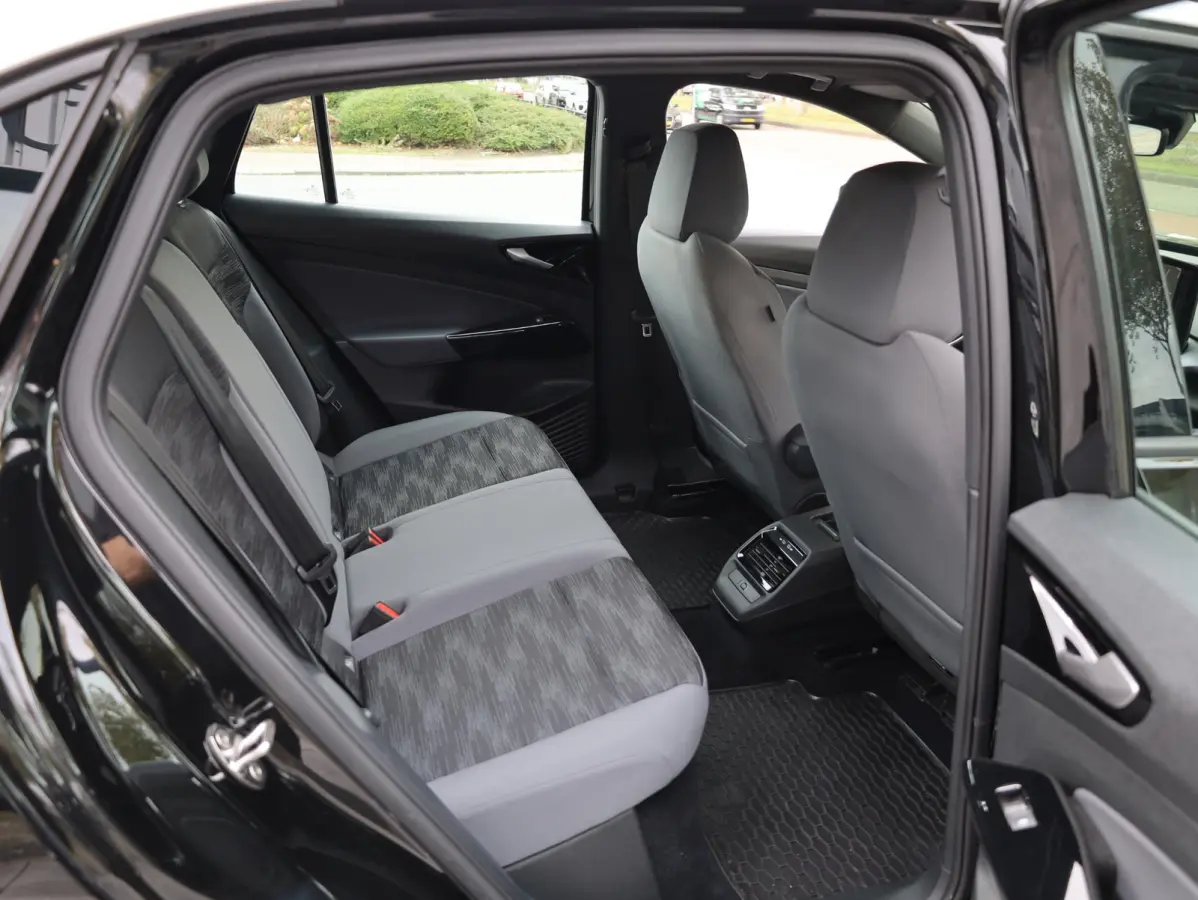 ID.5 Pro Business 77 kWh 150KW | 360° | Keyless | Elek.Kofferklep | Adaptive Cruise | Dodehoek | Stoel&Stuurverwarming | 19"Inch |