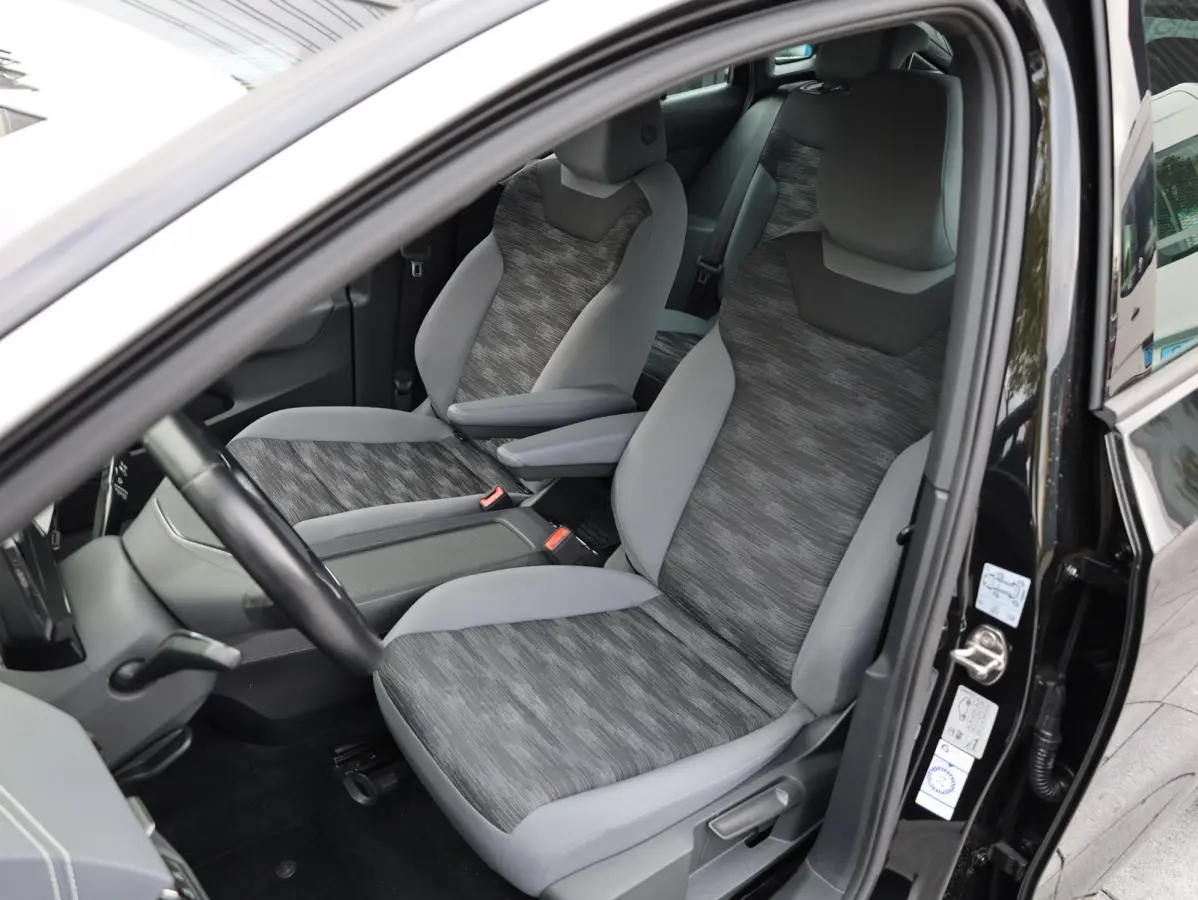 ID.5 Pro Business 77 kWh 150KW | 360° | Keyless | Elek.Kofferklep | Adaptive Cruise | Dodehoek | Stoel&Stuurverwarming | 19"Inch |