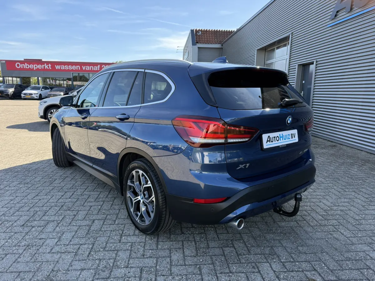 xDrive 25e Advantage Panoramadak Trekhaak LED Achteruitrijcamera Navi Pro HiFi-speakersysteem DAB Carplay