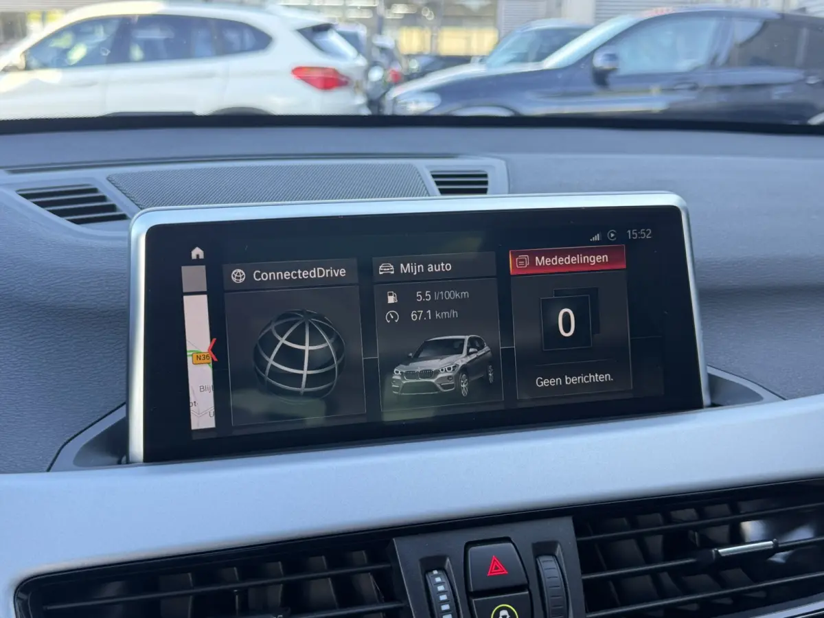 xDrive 25e Advantage Panoramadak Trekhaak LED Achteruitrijcamera Navi Pro HiFi-speakersysteem DAB Carplay