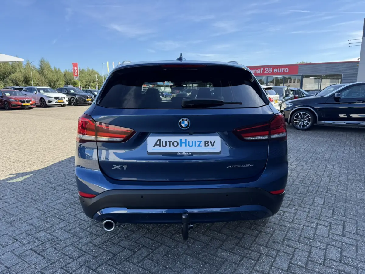 xDrive 25e Advantage Panoramadak Trekhaak LED Achteruitrijcamera Navi Pro HiFi-speakersysteem DAB Carplay