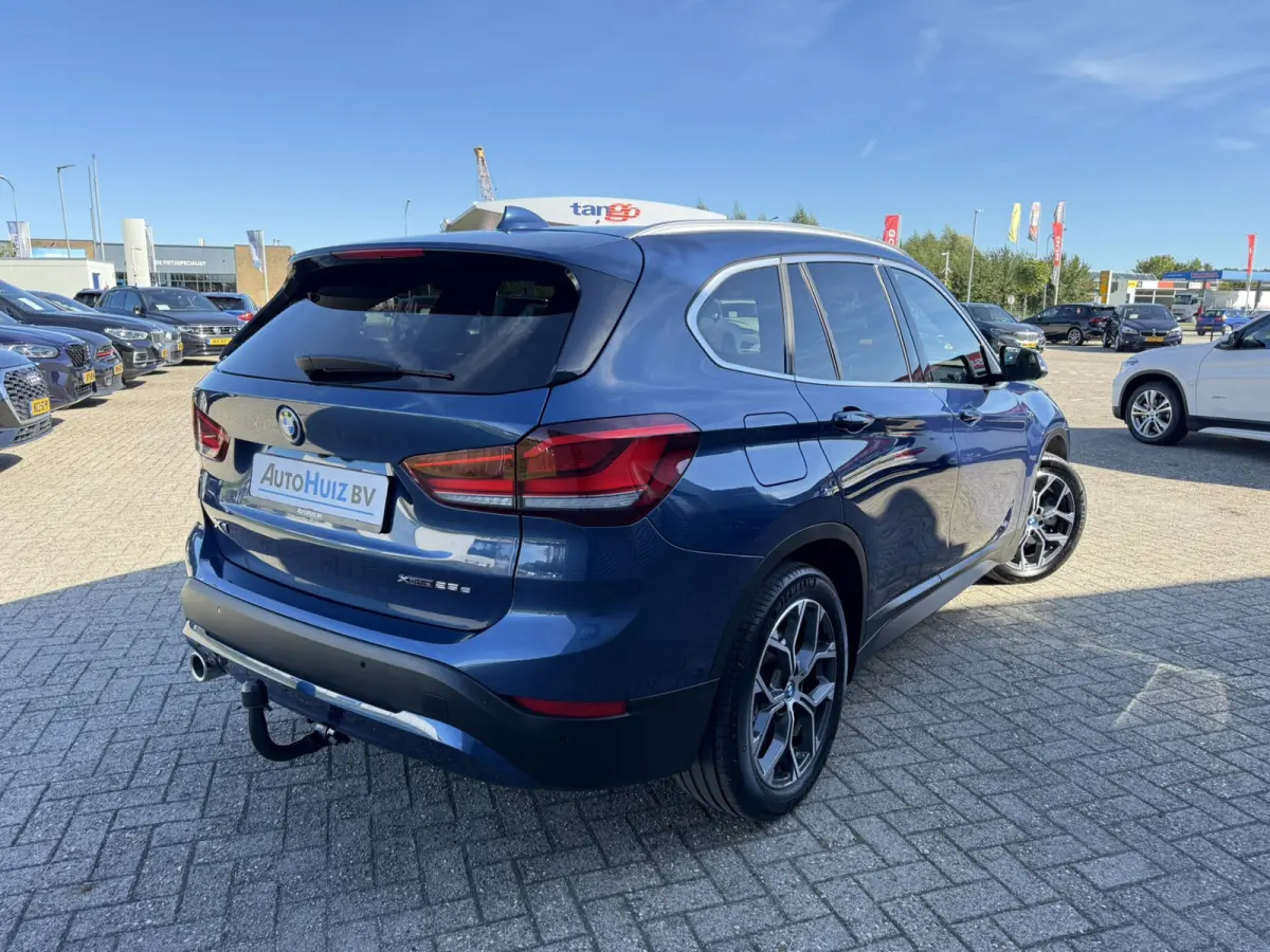 xDrive 25e Advantage Panoramadak Trekhaak LED Achteruitrijcamera Navi Pro HiFi-speakersysteem DAB Carplay