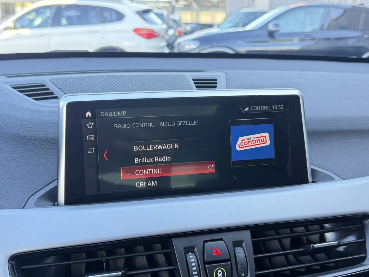 xDrive 25e Advantage Panoramadak Trekhaak LED Achteruitrijcamera Navi Pro HiFi-speakersysteem DAB Carplay