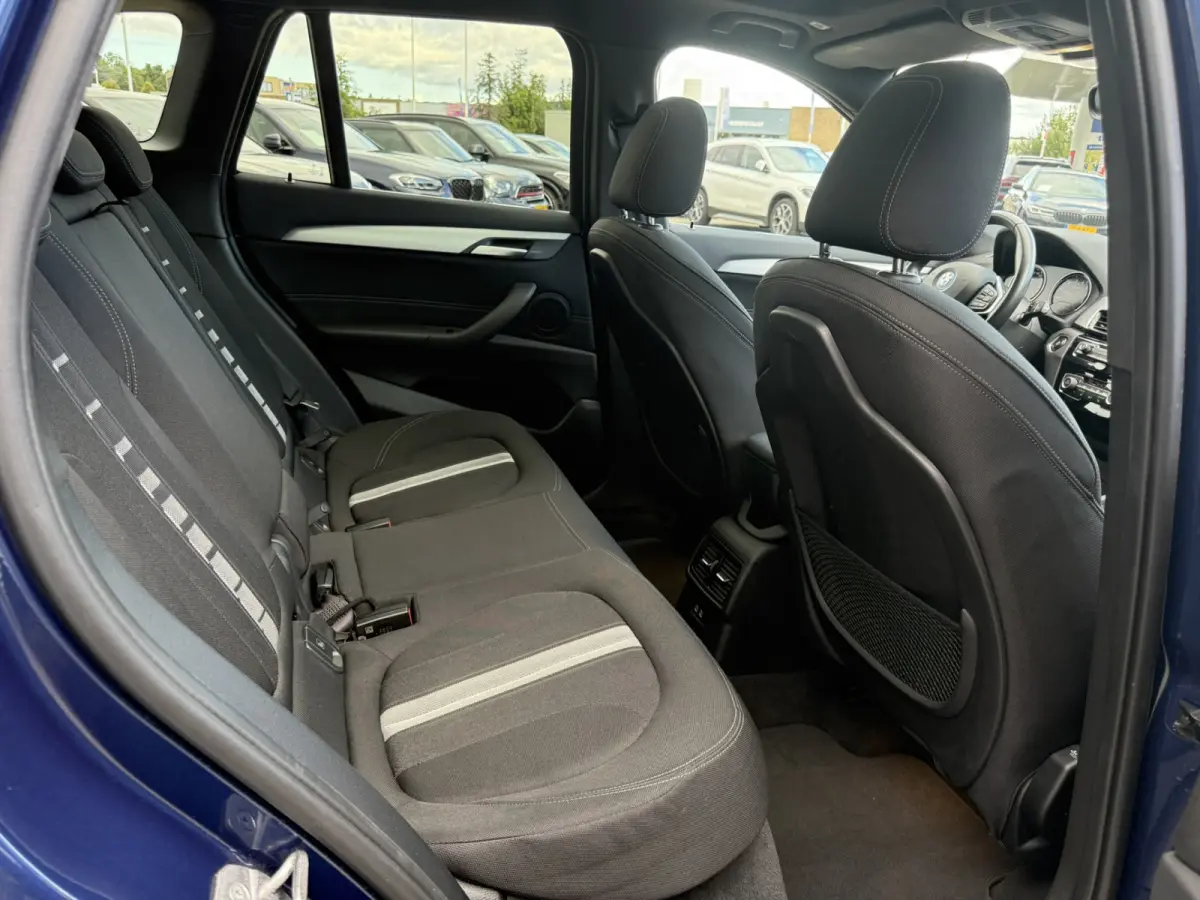 xDrive 25e Advantage Panoramadak Trekhaak LED Achteruitrijcamera Navi Pro HiFi-speakersysteem DAB Carplay