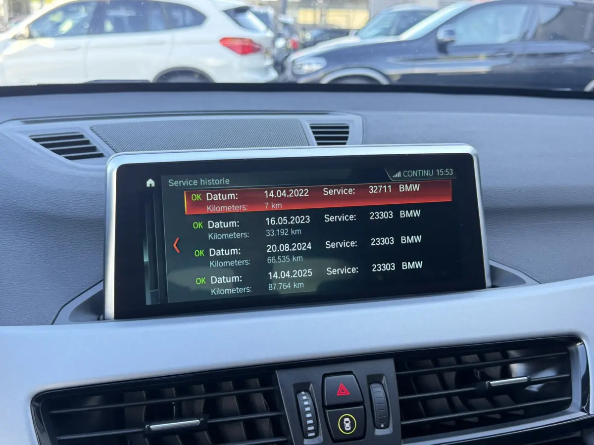 xDrive 25e Advantage Panoramadak Trekhaak LED Achteruitrijcamera Navi Pro HiFi-speakersysteem DAB Carplay