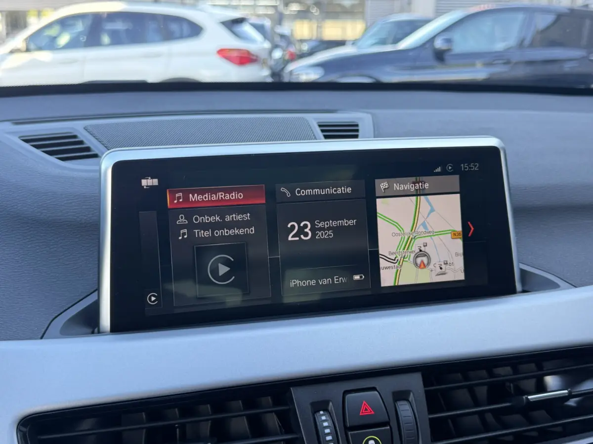 xDrive 25e Advantage Panoramadak Trekhaak LED Achteruitrijcamera Navi Pro HiFi-speakersysteem DAB Carplay