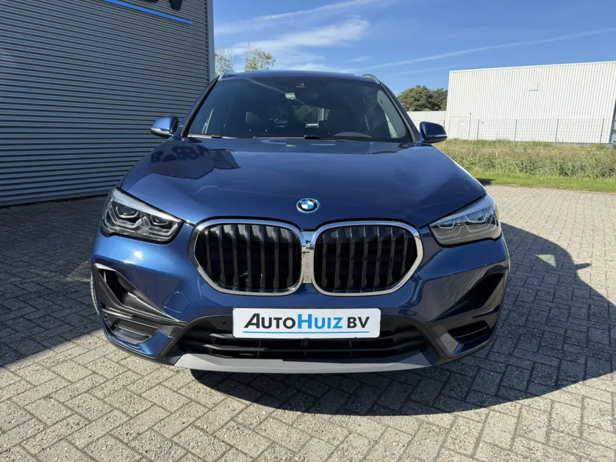 xDrive 25e Advantage Panoramadak Trekhaak LED Achteruitrijcamera Navi Pro HiFi-speakersysteem DAB Carplay