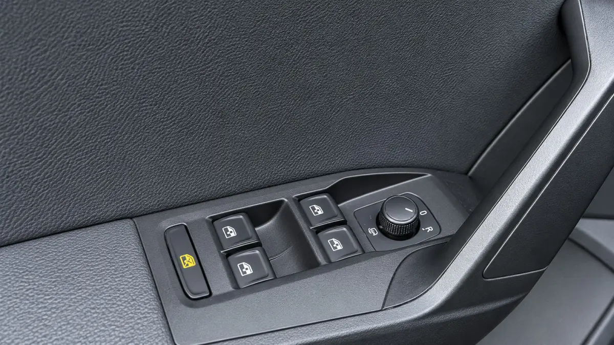 1.0 TSI!! Carplay,Trekhaak,Camera,Stoel verw!!!