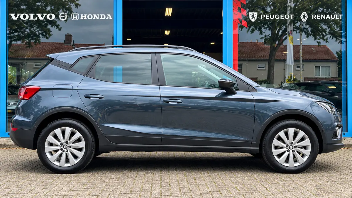 1.0 TSI!! Carplay,Trekhaak,Camera,Stoel verw!!!