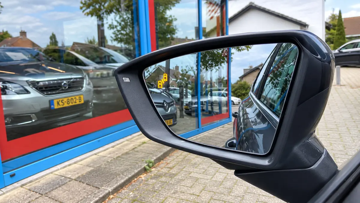 1.0 TSI!! Carplay,Trekhaak,Camera,Stoel verw!!!