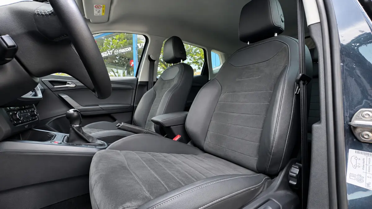 1.0 TSI!! Carplay,Trekhaak,Camera,Stoel verw!!!
